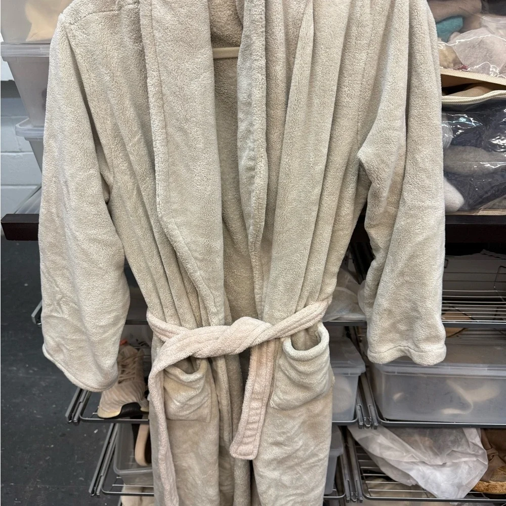 Brookstone Cream Robe - Picture 7 of 12